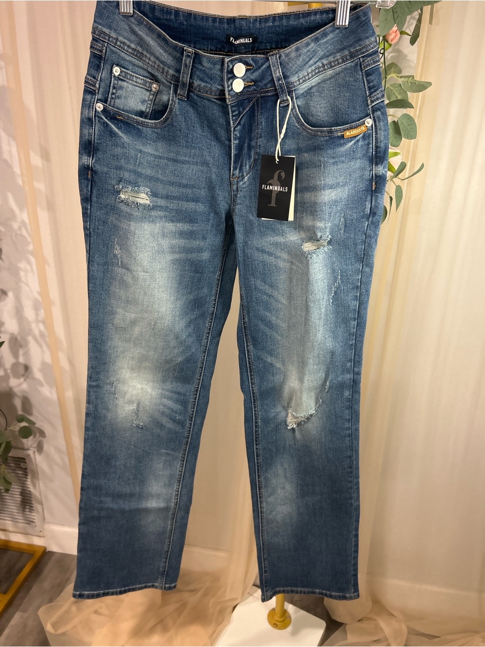 Flamingals NWT Distressed Straight Leg Stretch Jeans Medium Wash Size S